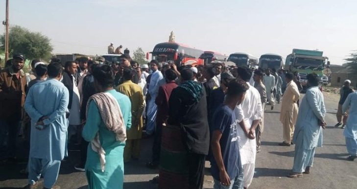 پاکستان کوسٹ گارڈ کیخلاف ٹرانسپورٹرز کا احتجاج ، شاہراہ بند