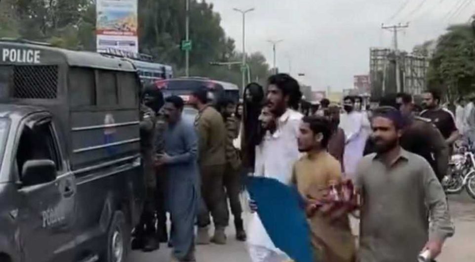 سرگودھا لاپتہ طالب علم کی بازیاب کیلے احتجاج ،دو بلوچ طلباء گرفتار، پورے پنجاب میں احتجاج کریں گے ،بی ایس سی