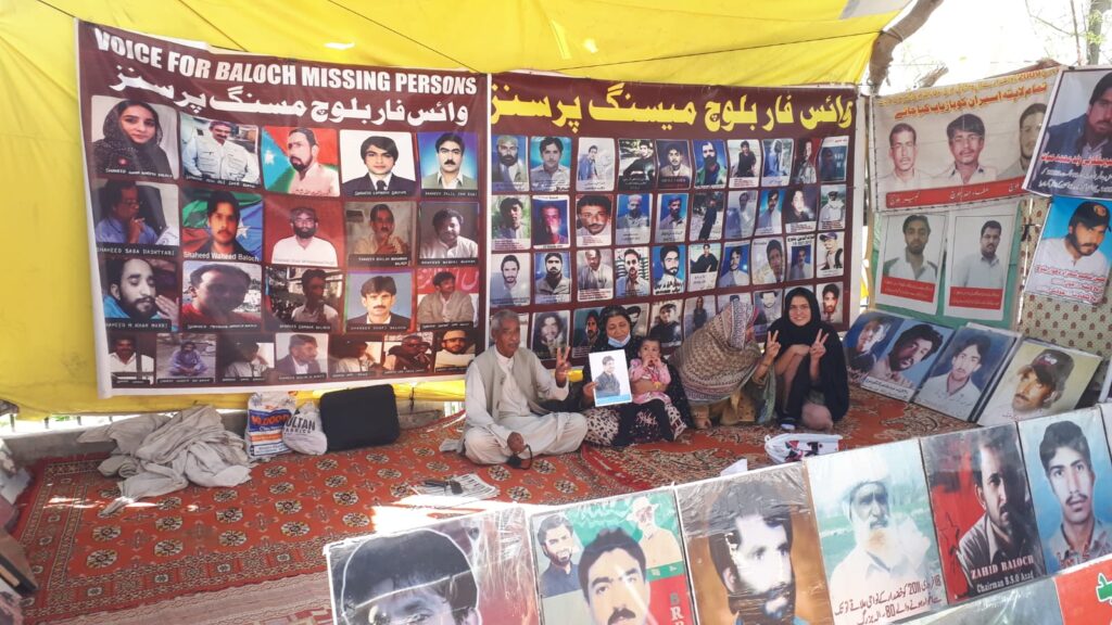 شال- جبری گمشدگیوں کے خلاف جاری احتجاجی کو کیمپ کو 5401 دن مکمل ، ذاکر مجید کی والدہ شریک رہیں۔