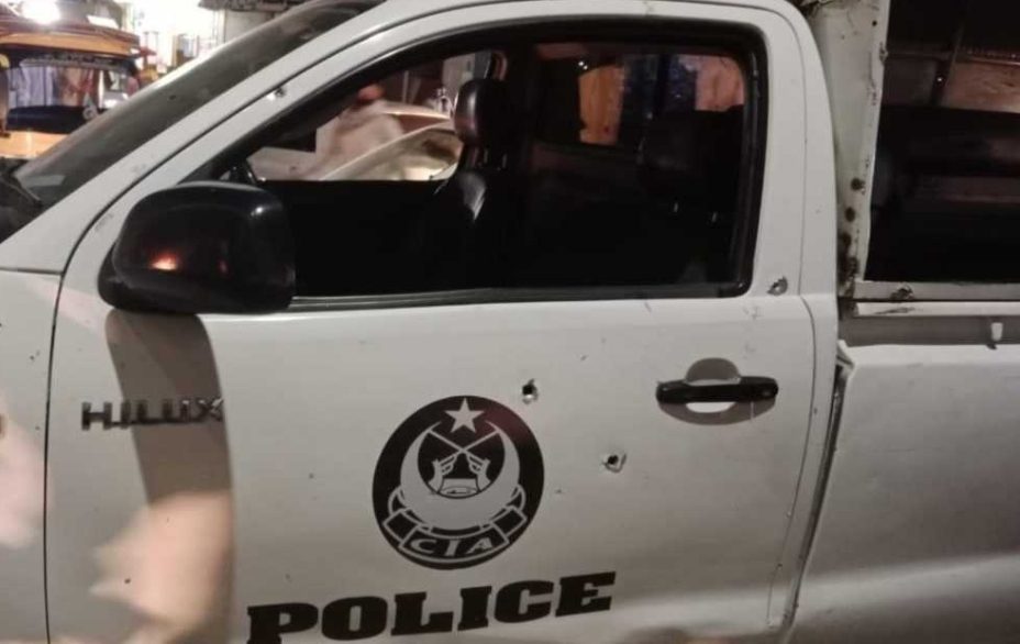 شال میں پولیس موبائل پر ٹی ٹی پی کا حملہ،  4 مشتبہ افراد ہلاک، پولیس کا دعویٰ
