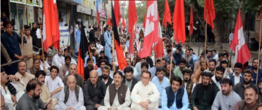 بنوں میں پرامن مارچ کے شرکاءپر فائرنگ اور اموات کیخلاف بلوچستان بھر میں احتجاجی مظاہروں کا انعقاد کیا گیا