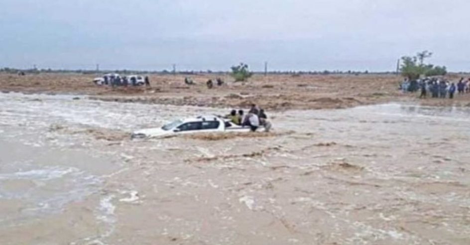 بلوچستان میں شدید بارشوں کے نتیجے میں کچے مکانات منہدم ہونے کے ساتھ ساتھ متعدد افراد سیلابی ریلوں میں بہہ گئے