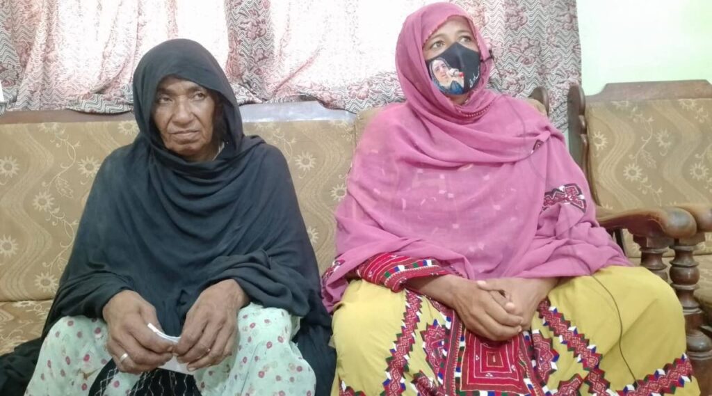 لاپتہ پولیس اہلکار غلام جان کے بازیابیکیلئےاہلخانہ کی تربت پریس کلب میں پریس کانفرنس