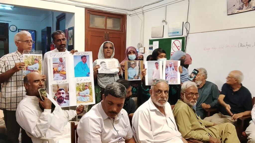 کراچی: ہیومن رائٹس کمیشن کے زیر اہتمام جبری گمشدگیوں کے متاثرین کا عالمی دن منایا گیا