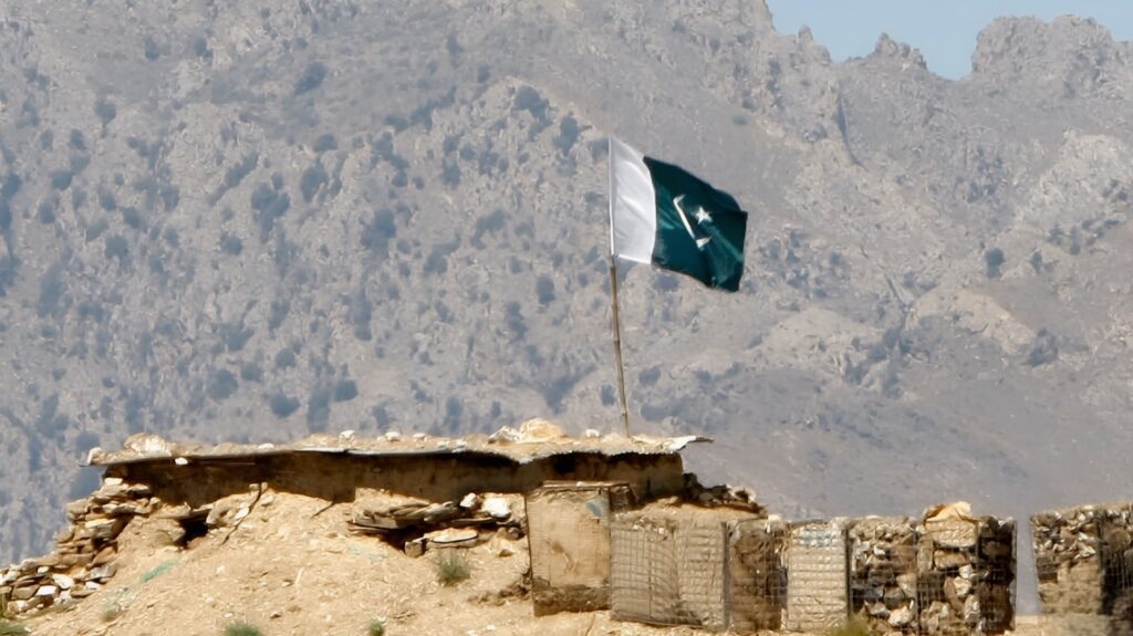 قلات پاکستانی فورسز کے چیک پوسٹ پر حملہ
