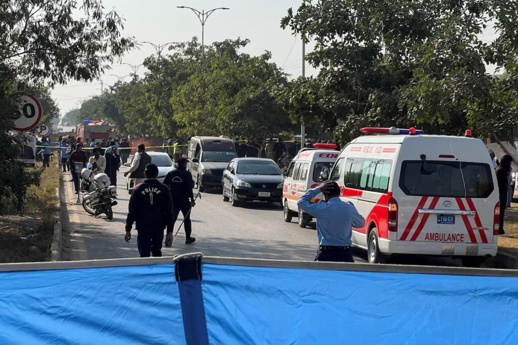 اسلام آباد میں عدالت کے باہر دھماکہ، 12 افراد ہلاک، متعدد زخمی